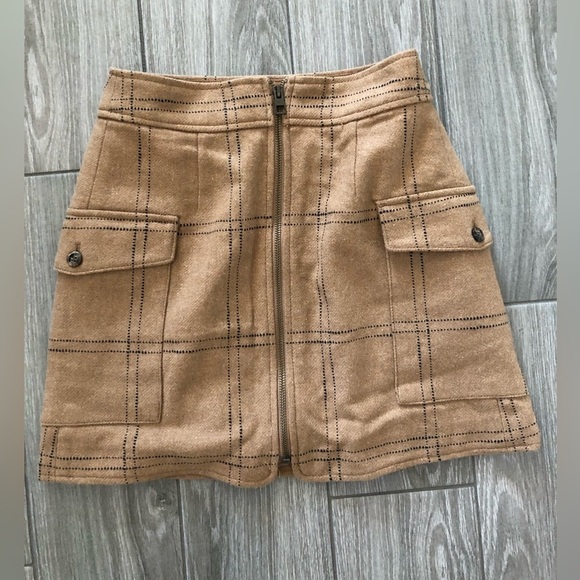 Madewell|Resourced Wool windowpane checkered tan mini cargo skirt•••fall staple - Picture 6 of 13